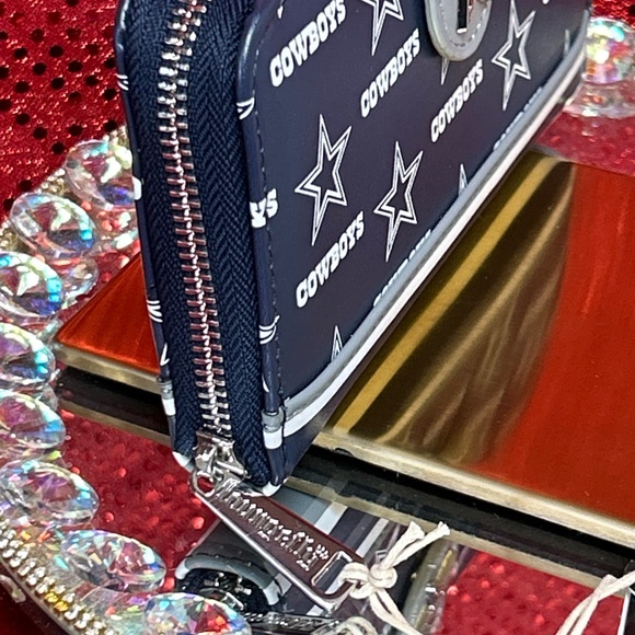 Loungefly NFL Dallas Cowboys Wallet Approx. 7x4 - Picture 5 of 17